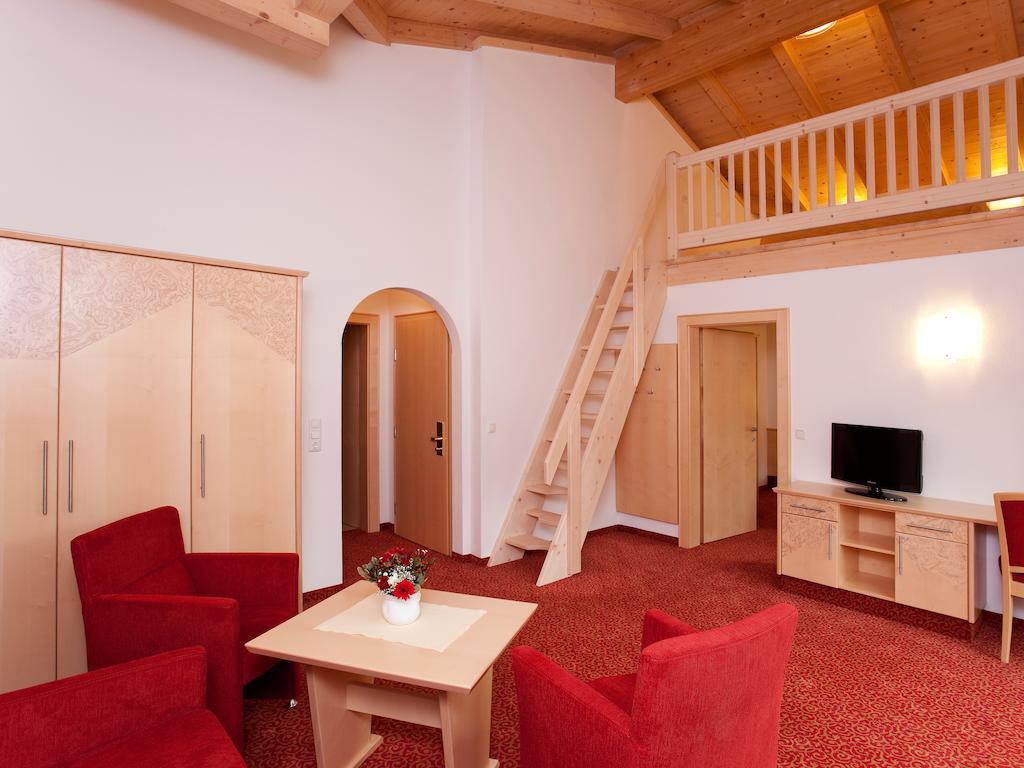 Erlebnishotel Kitzbuehler Horn Oberndorf in Tirol Exterior photo