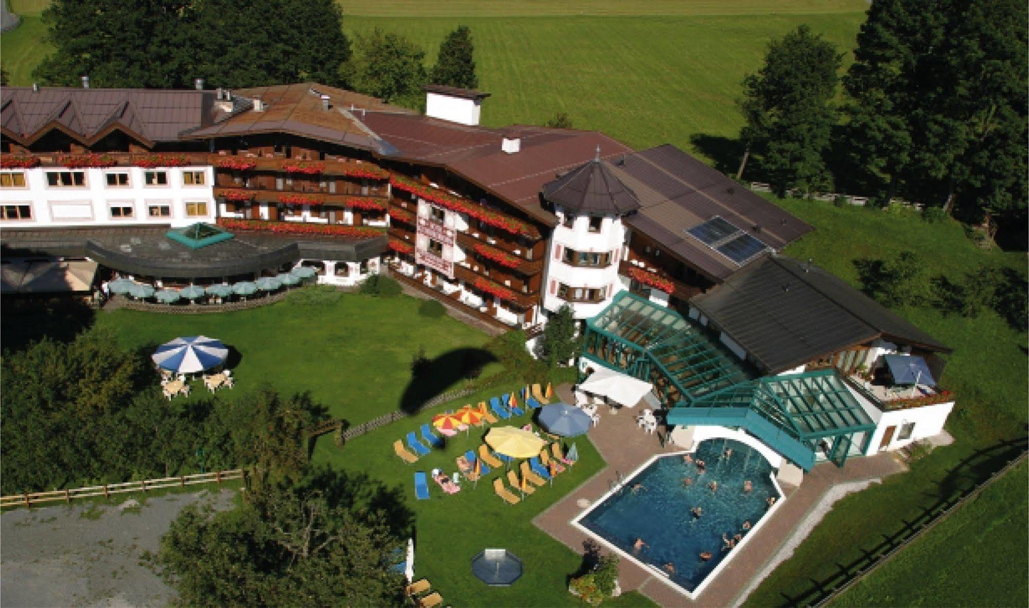 Erlebnishotel Kitzbuehler Horn Oberndorf in Tirol Exterior photo